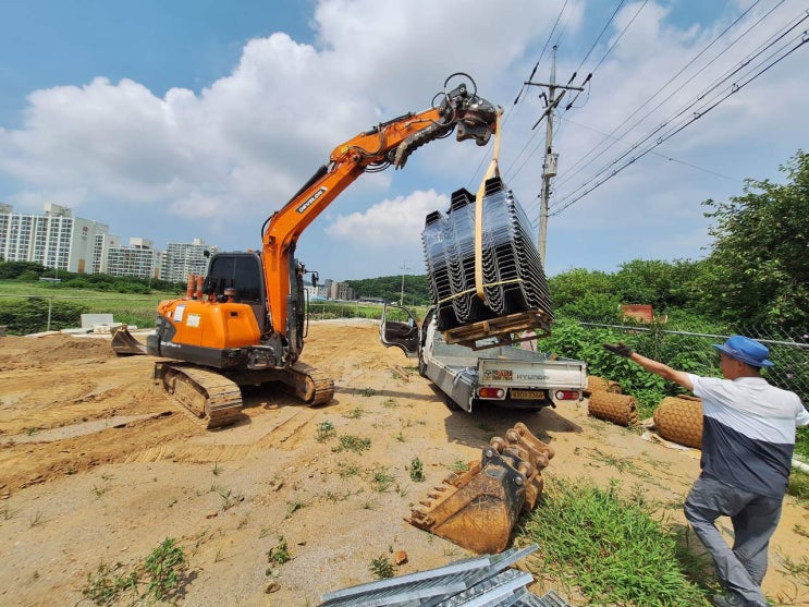  산마루측구, PE 배수로 자재의 특징 및 규격정보 지금 확인하세요. / 충남 서산시 대산읍 농경지 현장납품