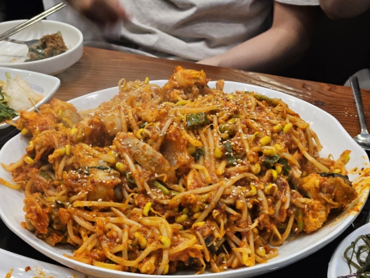  아구찜을 시켰는데 코다리찜, 메밀부추전까지 준다..! 마포역 원마산 아구찜 후기