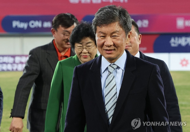 축구 협회 정몽규 회장, AFC 회원 협회위원회 부위원장 선임: 4선 연임도 가능할까? 축구 협회 정몽규 회장, AFC 회원 협회위원회 부위원장 선임: 4선 연임도 가능할까?