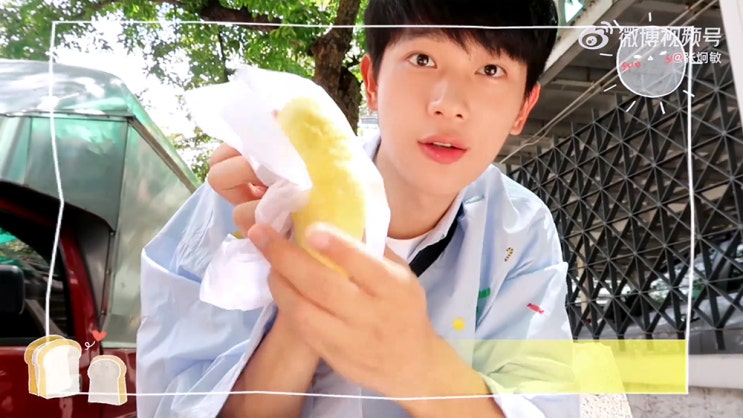  얘 두리안 먹는 거 왤케 귀여워요.. 장형민 브이로그 (230725 태국)