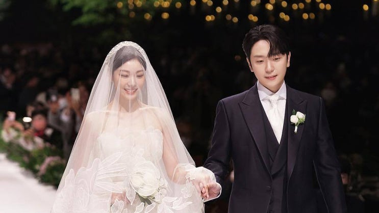 봐도 봐도 레전드라는 <b>김연아 결혼식</b> 본식 드레스