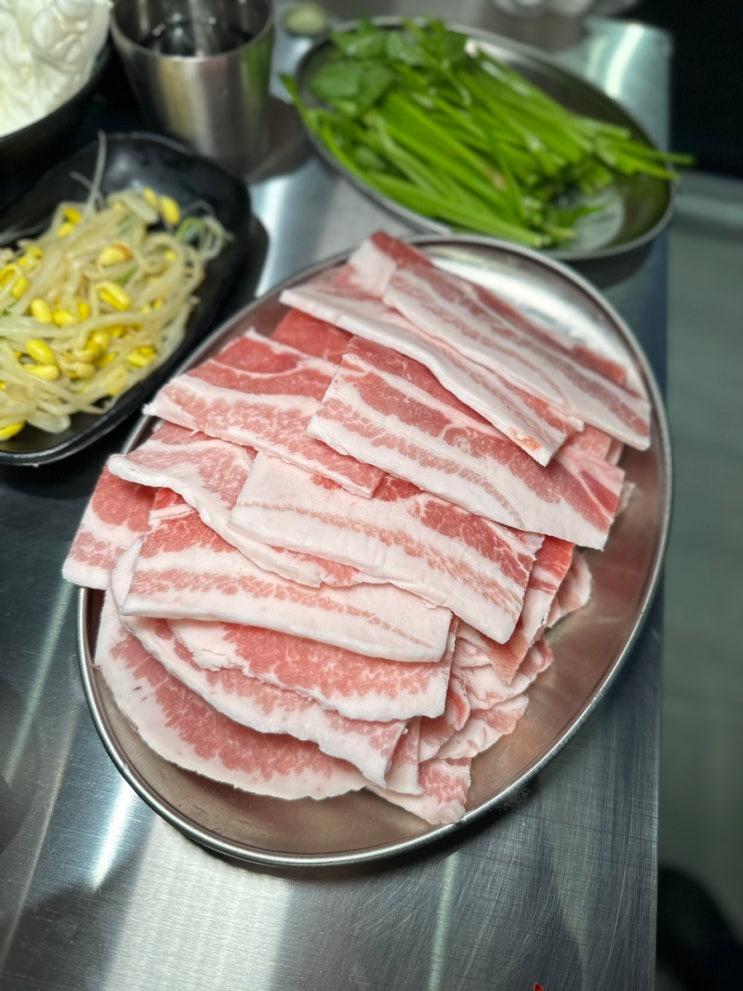  압구정 고기집 신상 경복 냉삼 2호점 쯔양 비 참치 먹방