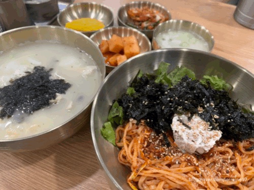  혼밥하기 좋고 비빔닭칼국수가 별미인 개롱역 인근 숨은 맛집 '모도리닭곰탕'