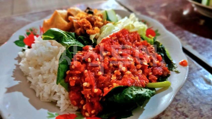  동부자바 바뉴왕이 나시뗌뽕 원조 맛집 Sego Tempong Mbok Wah