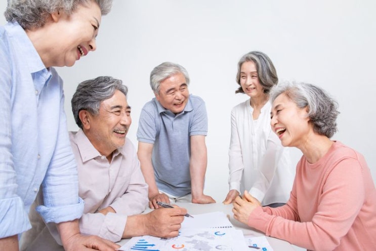 "100세 인생인데, 60이면 젊죠"..80살까지 일하고 싶다는 노인들 "100세 인생인데, 60이면 젊죠"..80살까지 일하고 싶다는 노인들