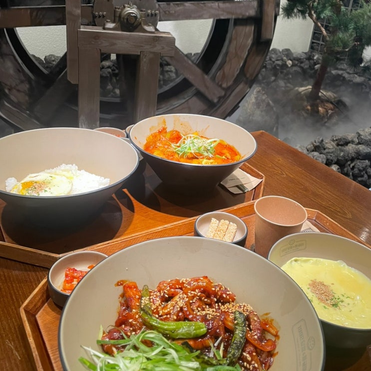  강남역 직장인 점심 맛집 혼밥 추천 1992 덮밥&짜글이 강남본점