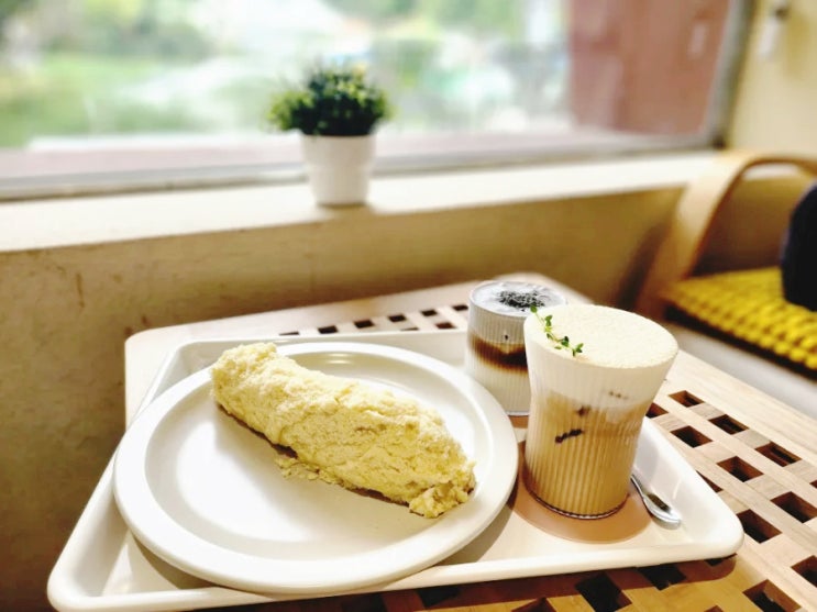 청주 율량동카페 베이커리 커피 맛집 추천 DDUB 예쁘고 넓고 편안했어요