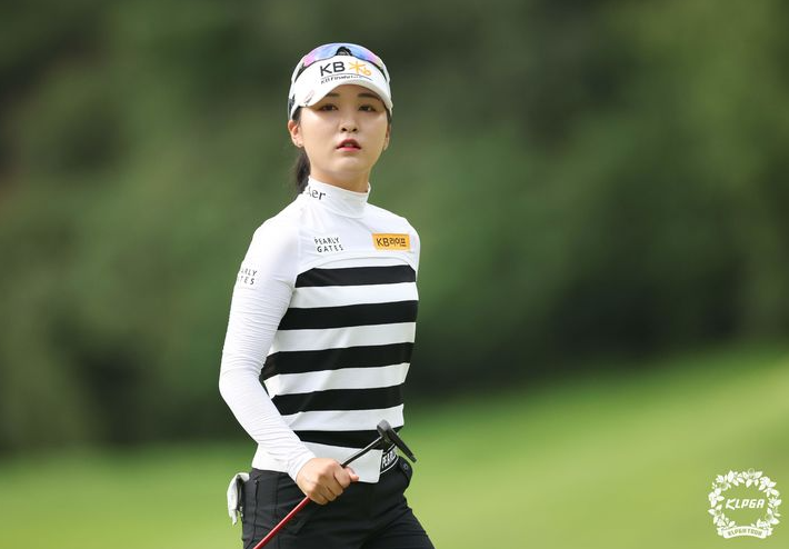 "<b>이예원</b>·최예림·안송이, KLPGA <b>한화 클래식</b> 1R 공동 <b>선두</b>... 