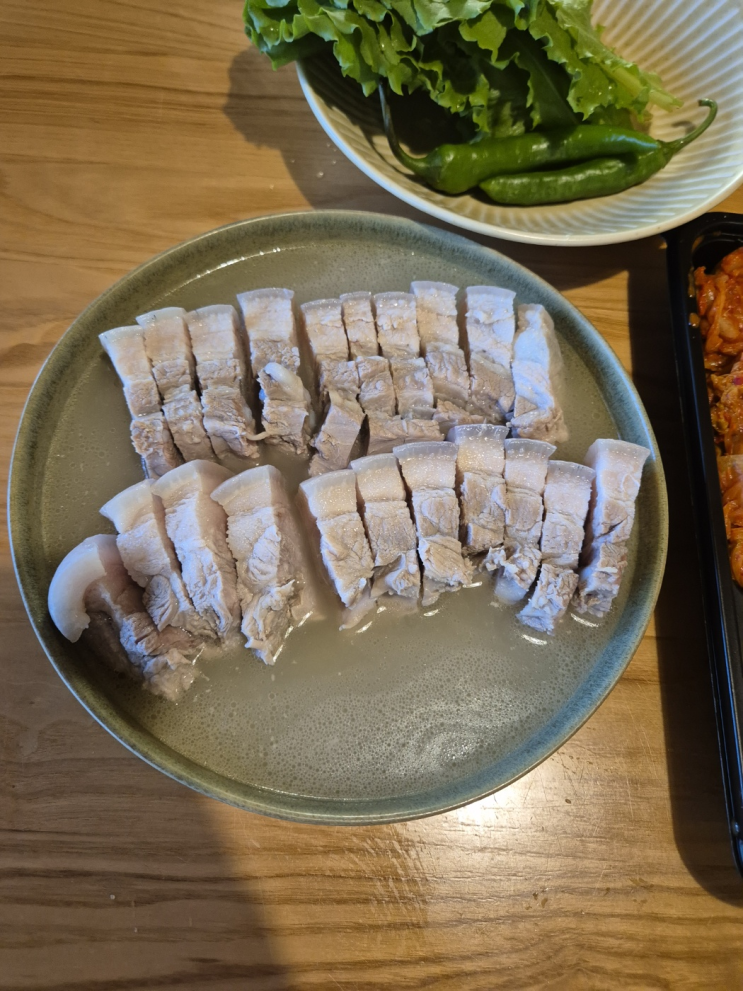  [서귀포시 서귀동] 천짓골식당 (부드러운게 능사가 아니다, 탱글한 수육의 매력)