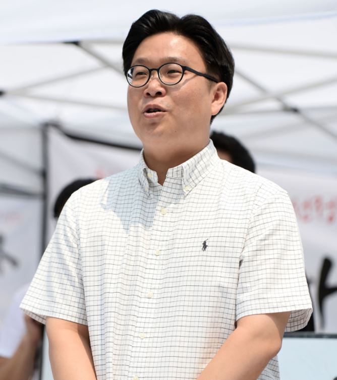 송혜교와 기부하는 <b>서경덕교수</b>, 살해 <b>협박</b> 받았다…"아내와 딸... 