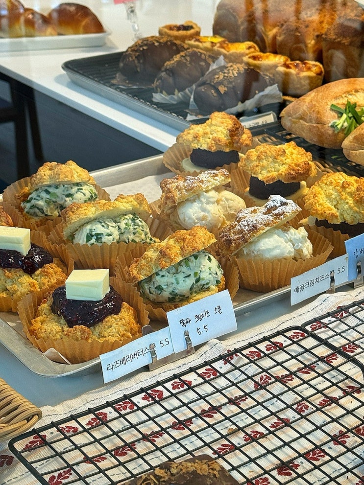  문전성시를 이루는 여수 베이커리샤워 : 빵지순례 빵순이들 모여라! 모르면 손해
