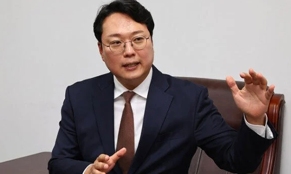개혁신당 천하람 의원의 <b>결선투표제</b> 법안 여아8당 모두 손잡다.