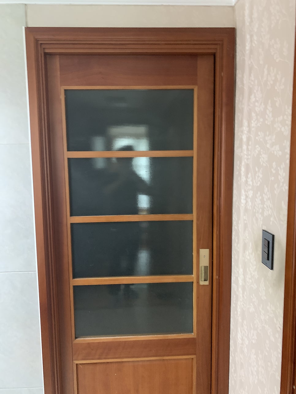과천 슬라이딩 포켓도어 고장수리