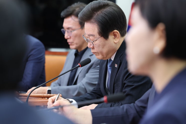 (뉴스인)<b>이재명 코로나</b>19 확진에 여야 <b>대표</b> 회담 연기...한동훈... 
