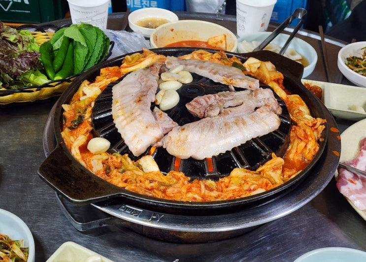  [포항 북구 고깃집] 영일대 우정2 김치 삼겹살 지글지글하고옴