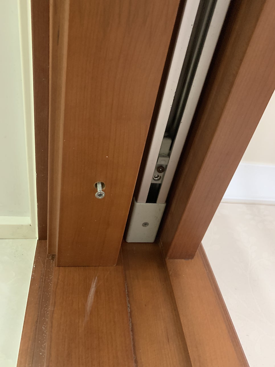 과천 슬라이딩 포켓도어 고장수리