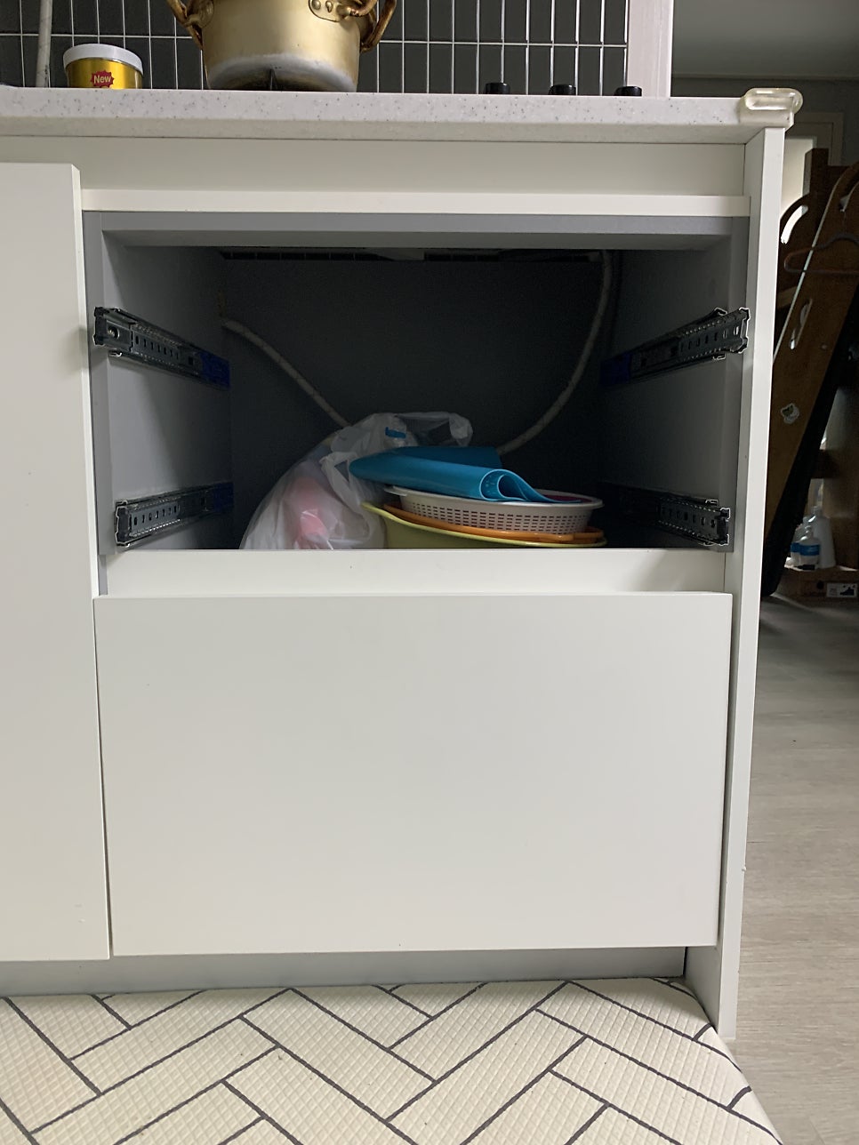 주방 3단서랍장 레일교체 전문