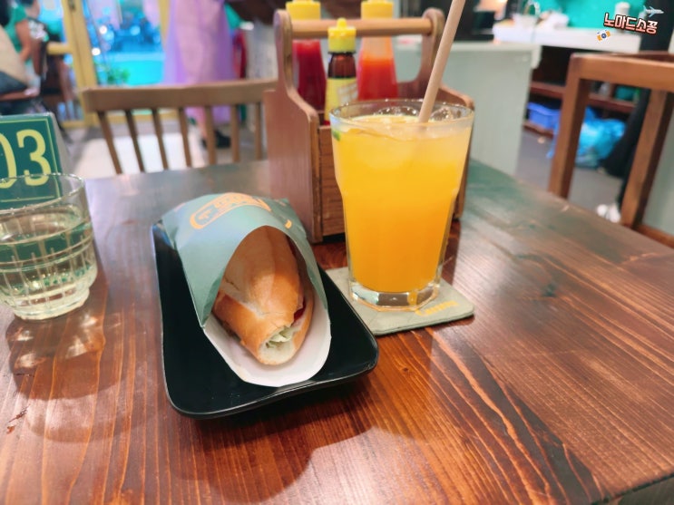  베트남 다낭 미케비치근처 반미 맛집 음반미 Ùmm Banh Mi & Cafe 안트엉 반미맛집