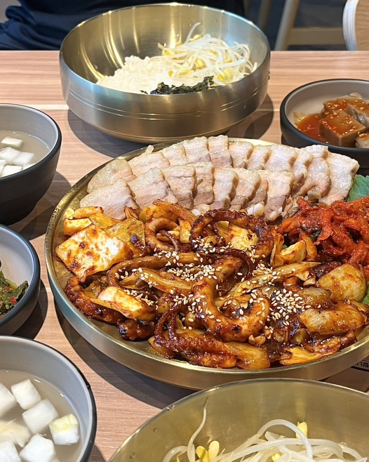  서면 삼정타워맛집 ‘용호동낙지’ 낙지보쌈정식 데이트 밥집