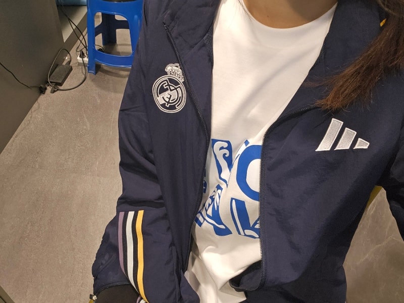 아디다스 23-24 레알마드리드 바람막이 트랙탑 프레젠테이션 져지 레전드잉크 IB0862 구매 후기....