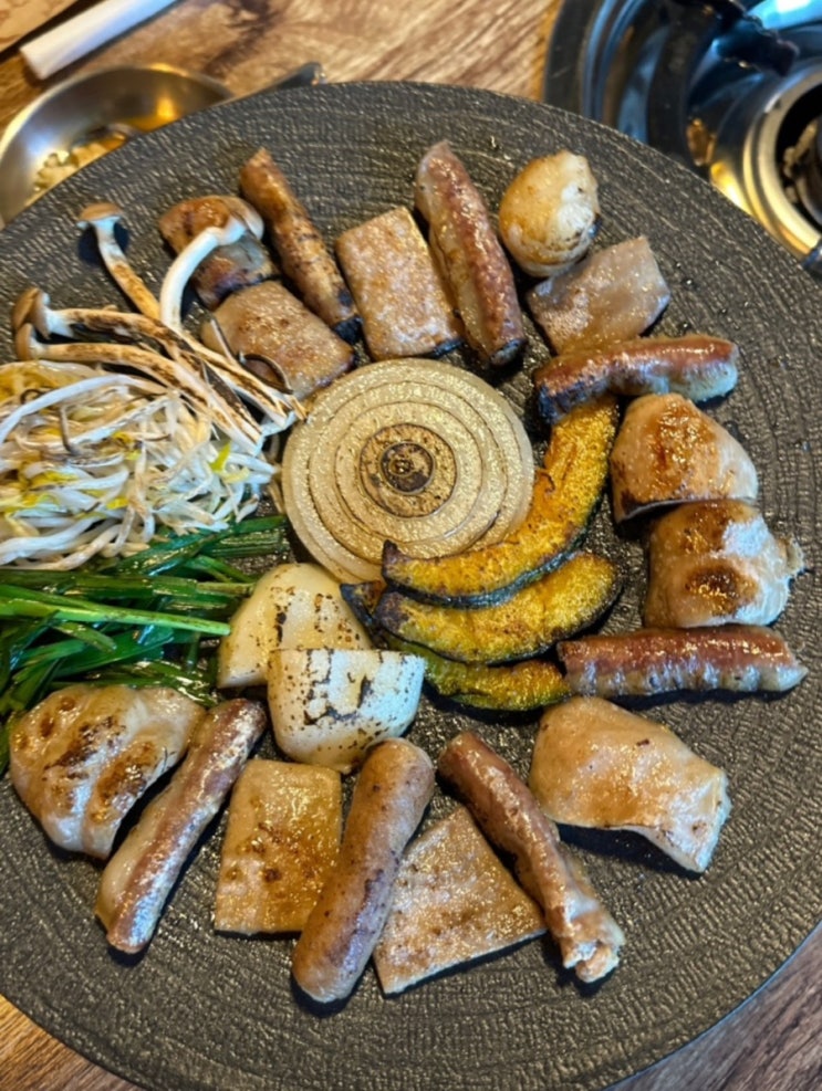  진주 맛집 금산골 소곱창구이 곱창전골이 유명한 진주혁신도시 본점