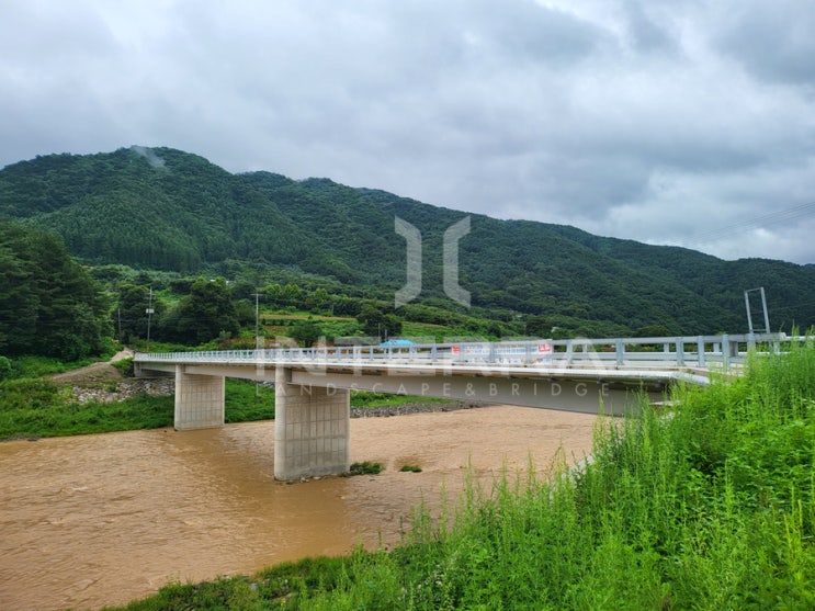  서화농어촌도로205호 수해복구공사 무쇠점교 차도교 교량거더 특허공법 교량가설