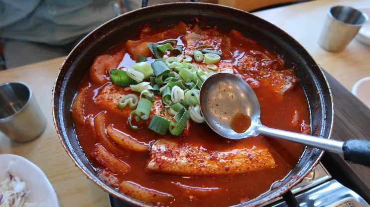  생선구이가 매력적인 산방산 맛집 신옛촌