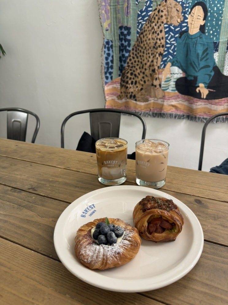  [서울/강남역] 공부하기 좋은 대형 베이커리 카페 ‘베이커스트 브라운’