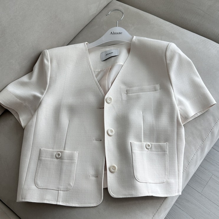  얼뮤트 Rene V-neck Tweed  Jacket 하객룩