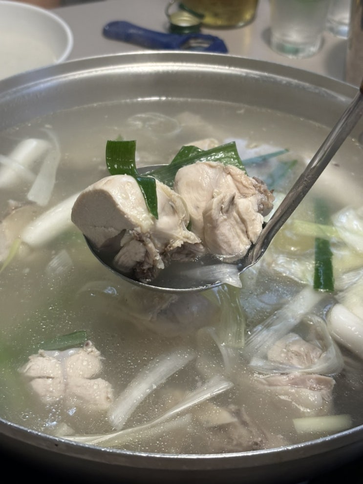  닭한마리 맛집 칼국수에 죽까지, 공릉닭한마리 충무로점