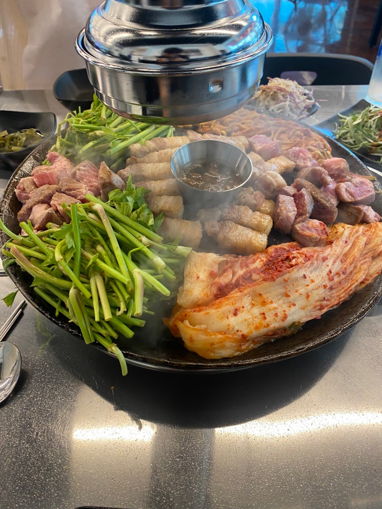  군산 할매솥뚜껑삼겹살 가성비와 맛 사로잡은 수송동맛집