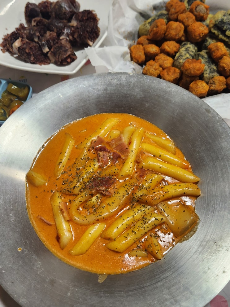  드래곤 떡볶이 [마라로제떡볶이] 간편하고 맛있는 떡볶이 밀키트. 냉동 밀키트 맛집 추천