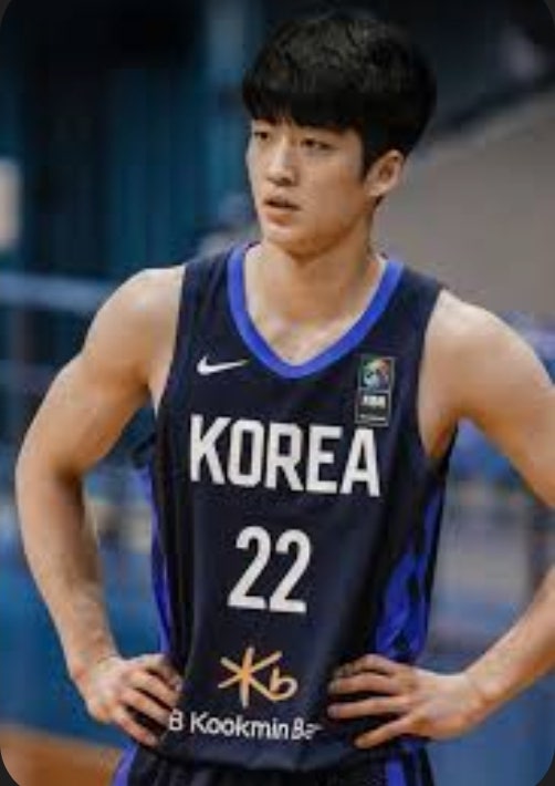  여준석 곤자가대학 농구선수의 현재 상황과 과제(이현중과 비교)