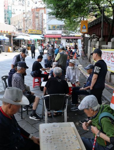 美 연금부자 역대 최대라는데…韓 '쥐꼬리 연금' 못 벗어나는 이유 美 연금부자 역대 최대라는데…韓 '쥐꼬리 연금' 못 벗어나는 이유