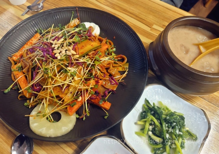 파주 심학산둘레길 맛집 심학산 도토리국수 내돈내산 후기(쟁반국수,모주,웨이팅) 파주 심학산둘레길 맛집 심학산 도토리국수 내돈내산 후기(쟁반국수,모주,웨이팅)