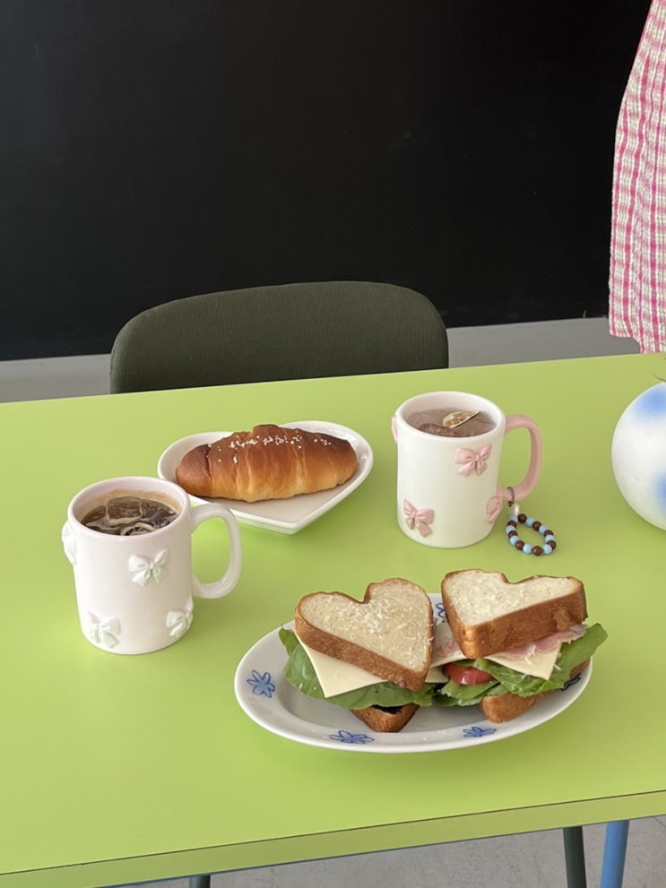  부산 광안리 카페 포이세라믹스 앤 윗하우스, 브런치 샌드위치맛집