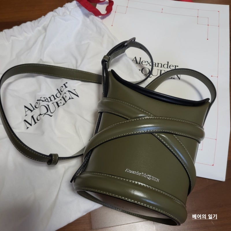 여주 프리미엄 아울렛 알렉산더 맥퀸 가방 커브백 구매후기