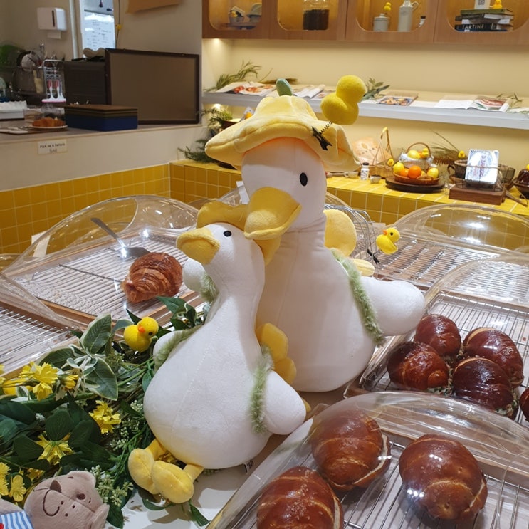  [송라단길/맛집리뷰] 잠실 송리단길 맛집 데이트 코스 볶음면맛집 “씽칭공원”, 겉 바삭 속 달달 튀긴 크로아상 맛집 “오쿠쿠베이커리” 완벽 코스