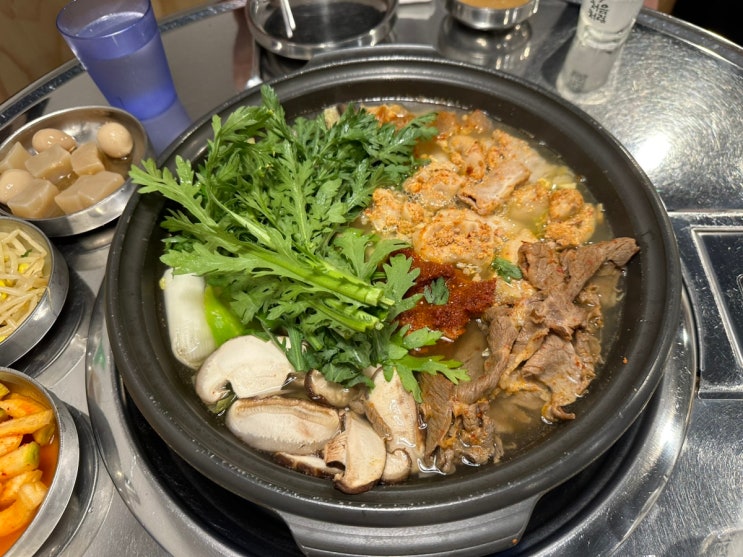 당산역 뜨끈한 정성곱창전골