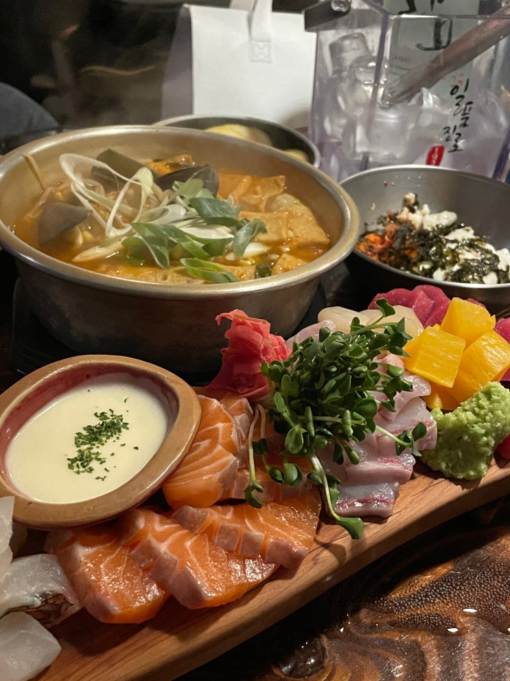  홍대 회 이자카야 맛집 [두꺼비숙성횟집]