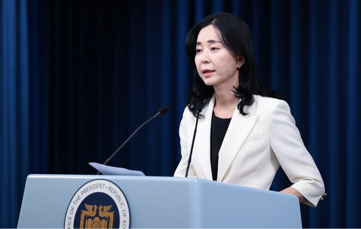 <b>대통령실</b>, 민주당의 '독도·<b>계엄</b>령 <b>괴담</b>' 비판... "국민은 속지... 