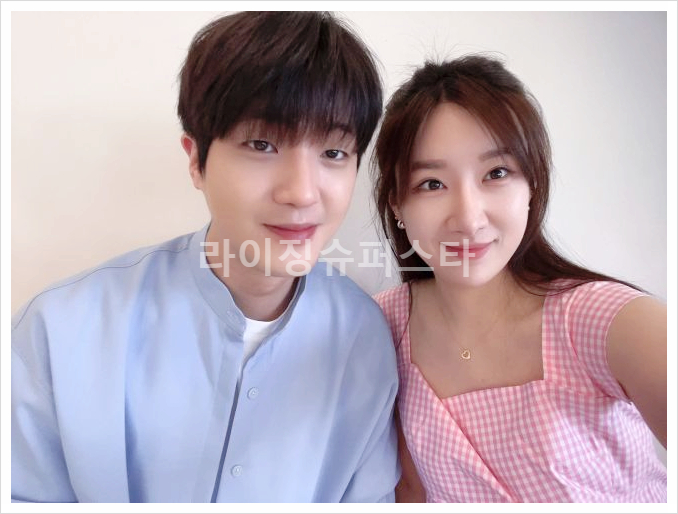  연애남매 현커 윤하 윤재 내년 초 결혼 유튜브 나이 직업 첼리스트 사업가 럽스타그램 결혼준비 JTBC
