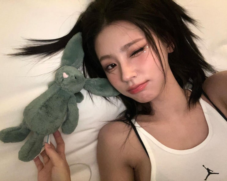 아이들 소연 생일 <b>미연</b> 민니 우기 슈화 월드투어 베르사체... 