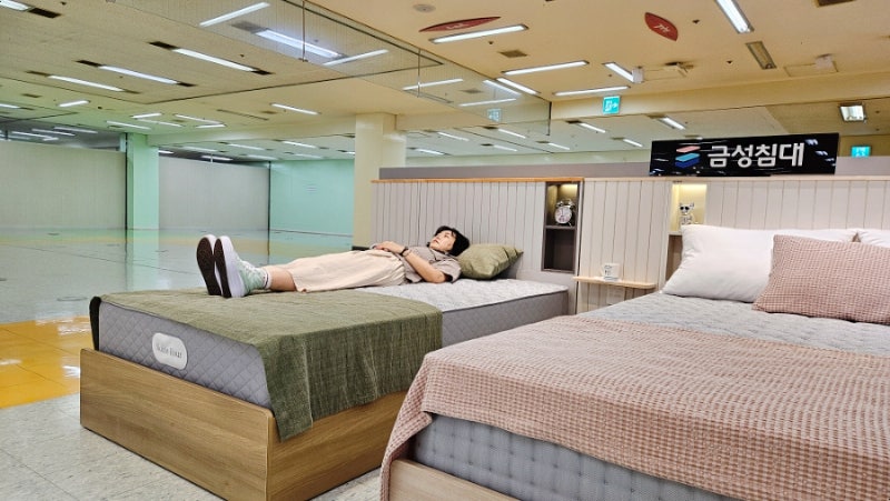 베드리움 프레임 강변점 쇼룸 매장에서 보고 왔어요