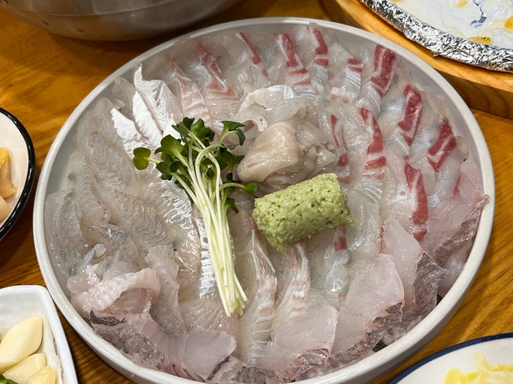  대구평리동횟집 상다리가 부러질 만큼 푸짐한 팔딱팔딱회