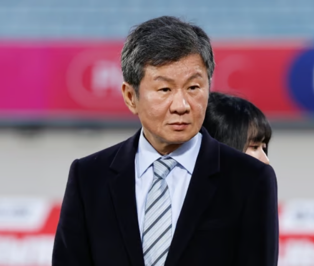 유인촌 장관이 <b>정몽규 축구협회장 4선 도전</b> 어려울 것