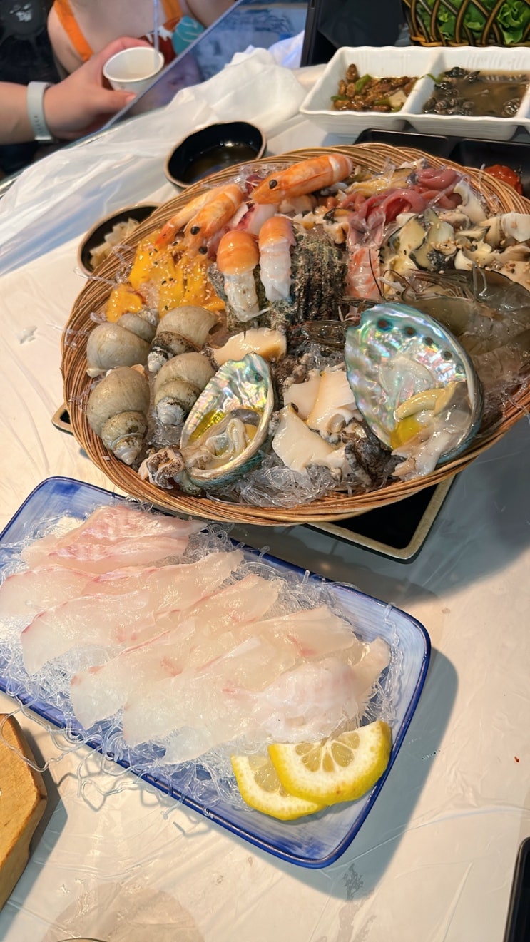  광주첨단횟집,해녀촌 회는 물론 밑반찬도 푸짐하네요~