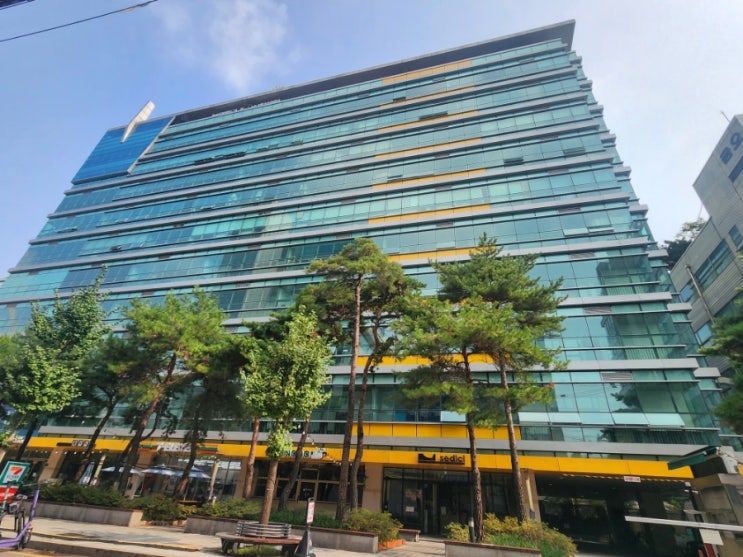  사무실 유리 창문 열차단 햇빛차단 자외선차단 성동구 성수동 썬팅 필름 시공