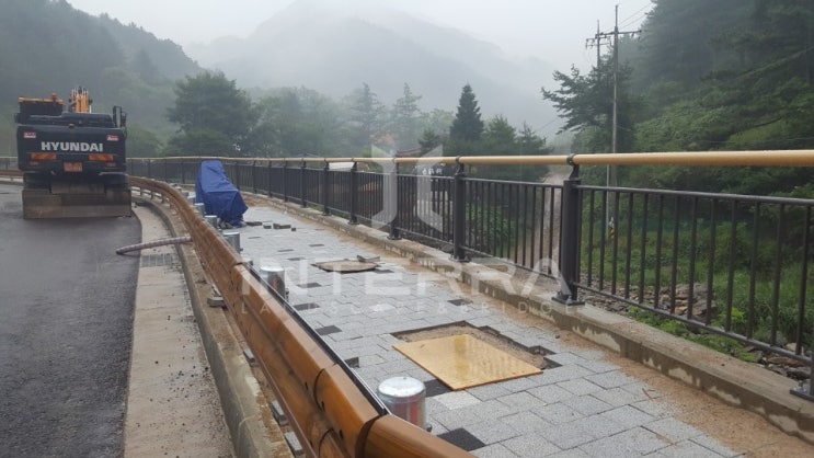  산림생태문화체험단지 교량난간 알루미늄난간 보행난간 조형난간 경관디자인 경관설계 난간제작설치 난간시공