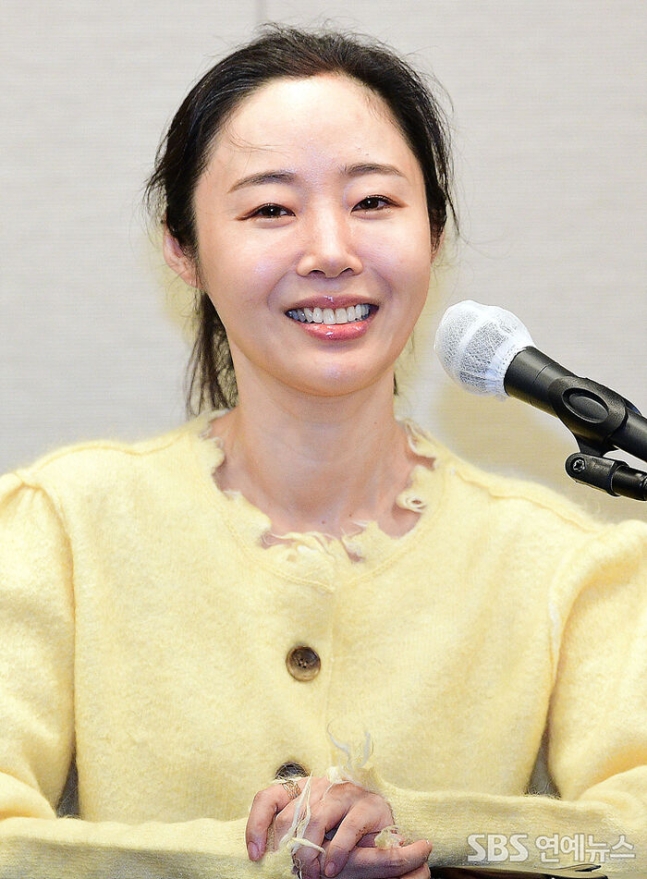 <b>민희진 어도어</b> 대표 자리서 물러난다 뉴진스 프로듀싱은 그대로... 